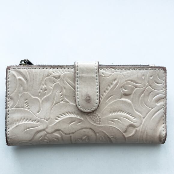 Patricia Nash Nazari Tooled Leather Bi Fold Wallet Ivory Cream - Picture 1 of 8
